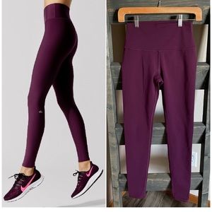 ALO Yoga High-Waist Airlift Legging in Black Plum